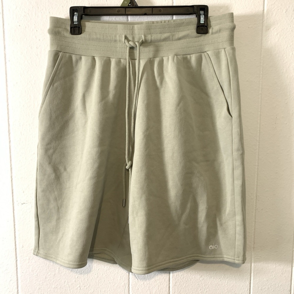 ALO Yoga Womens Large Accolade Sweat Shorts Long Terry Light Sage Green Athletic
